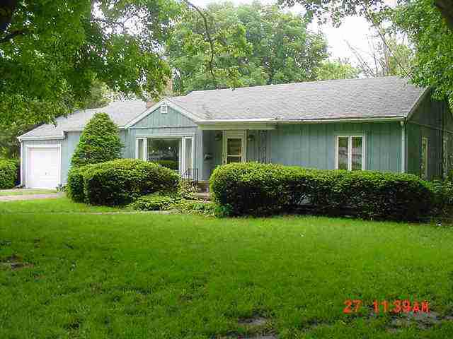 193 N Adams, El Paso, IL 61738