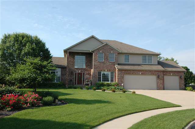 3 Strawberry Rd., Bloomington, IL 61704