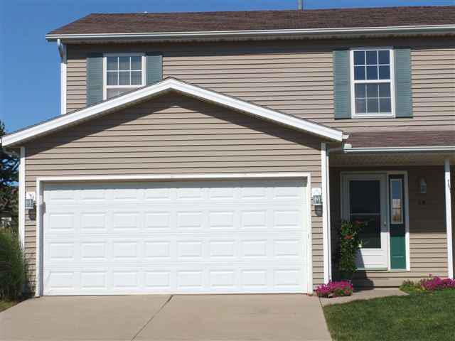 18 Rounds Rd., Bloomington, IL 61704
