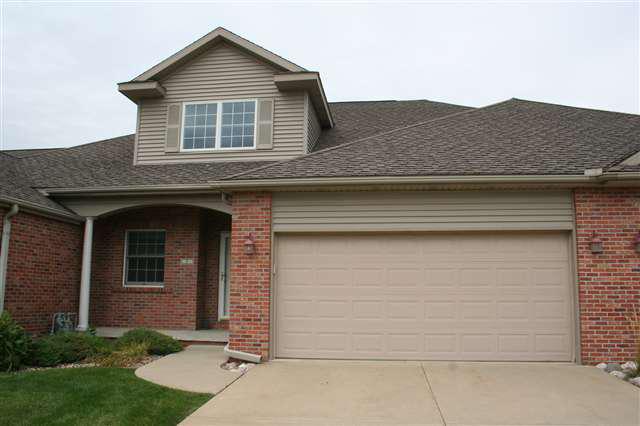 7 Spring Ridge Cir., Bloomington, IL 61704