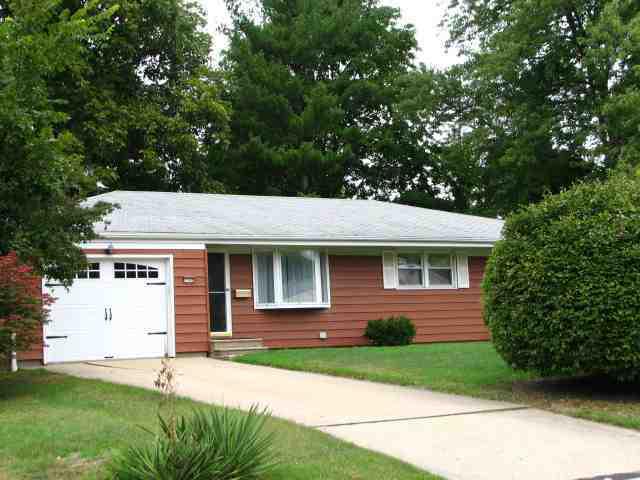 1102 George, Normal, IL 61761