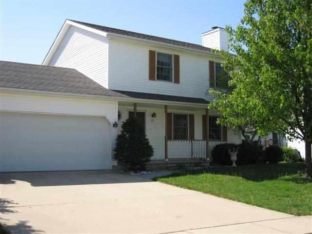 27 Holder Way, Bloomington, IL 61704