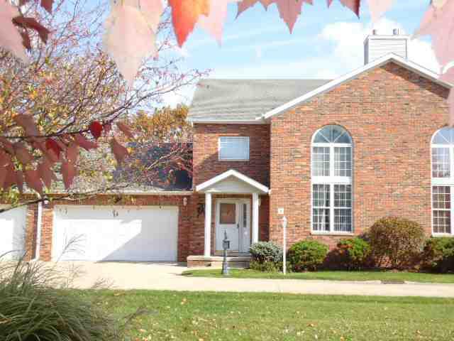 200 N Fayette #8, El Paso, IL 61738