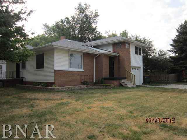 310 W Prairie, Heyworth, IL 61745