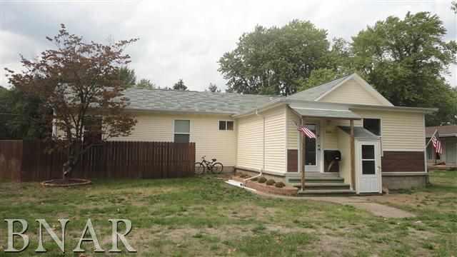 905 N Logan St., Lincoln, IL 62656