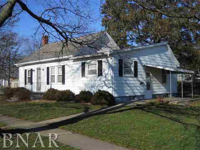 308 W Randolph, Roanoke, IL 61561