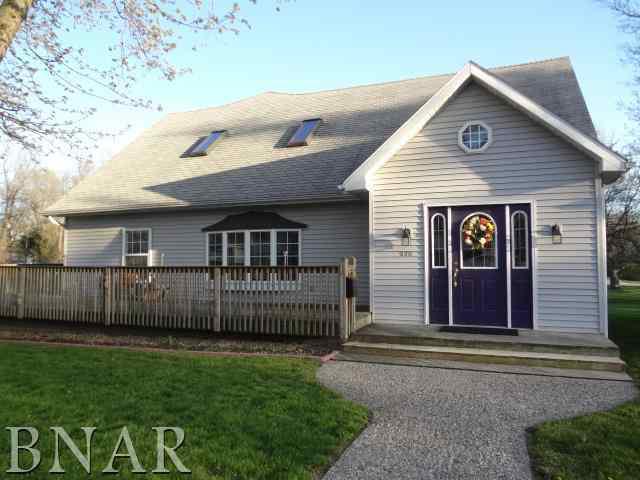 926 E Adams, Clinton, IL 61727