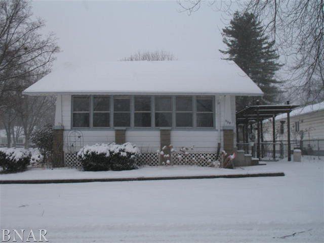 520 N Walnut St., Clinton, IL 61727