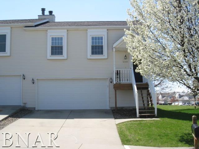2761 Arrowhead Dr., Bloomington, IL 61704