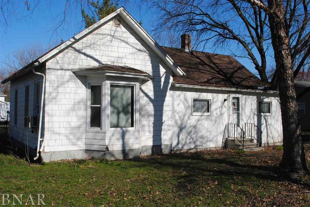 300 S Main, Flanagan, IL 61740