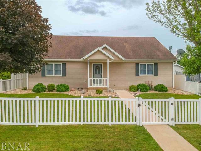902 Brighton, Mackinaw, IL 61761