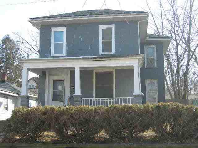 902 W Jackson St., Bloomington, IL 61701