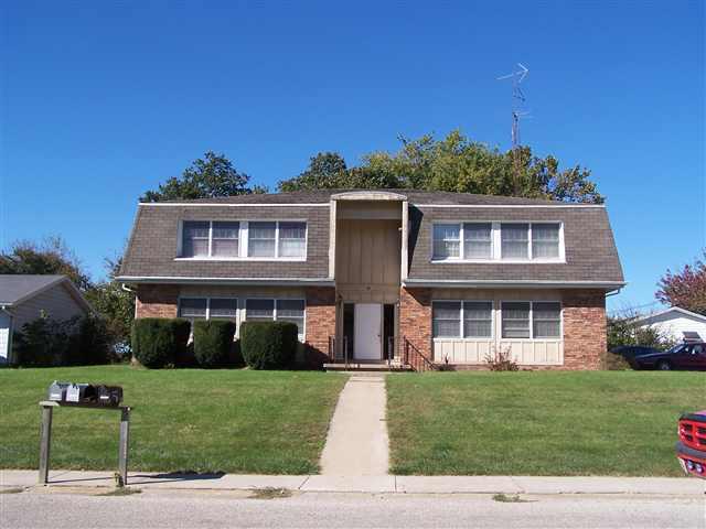 21 Rosewood Dr., Clinton, IL 61727