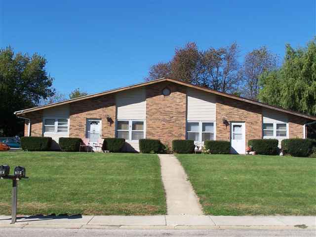 25 Rosewood Dr., Clinton, IL 61727