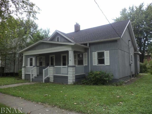 705-705. W Locust St., Bloomington, IL 61701