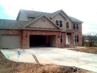 4 Wolf Run Dr., El Paso, IL 61738