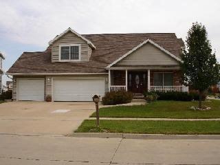 24 Rosewood Ct., Bloomington, IL 61704