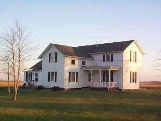 826 2300th Ave., Chestnut, IL 62518