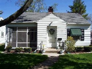 121 Maizefield Ave., Bloomington, IL 61701