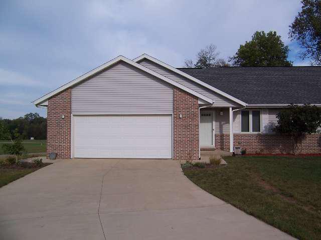 8 Thomas Ct., Mackinaw, IL 61755