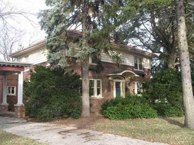 401 W Main, Clinton, IL 61727