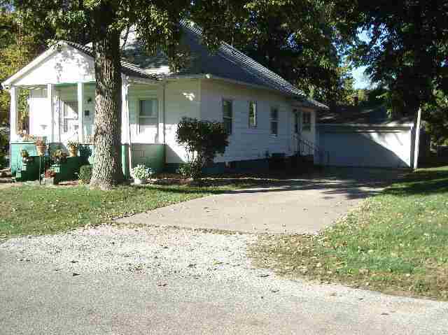 923 N George St., Clinton, IL 61727