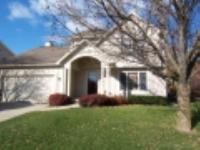 3410 Fountain Lake Dr., Bloomington, IL 61704