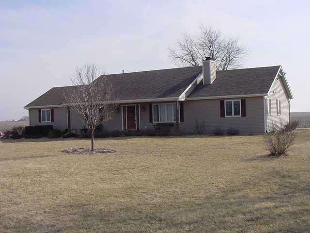 1238 Route 251, El Paso, IL 61738