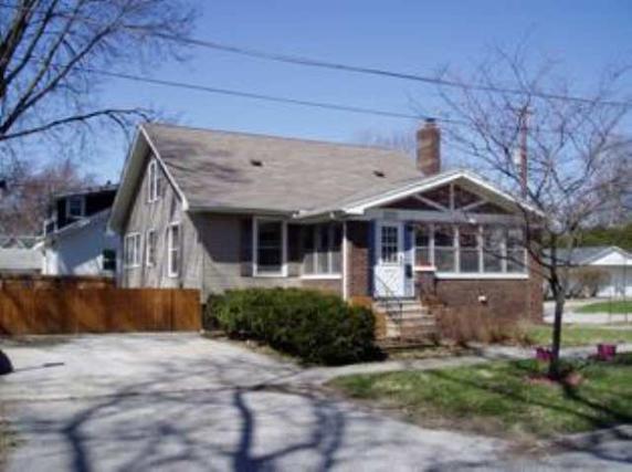 1220 N Roosevelt, Bloomington, IL 61701