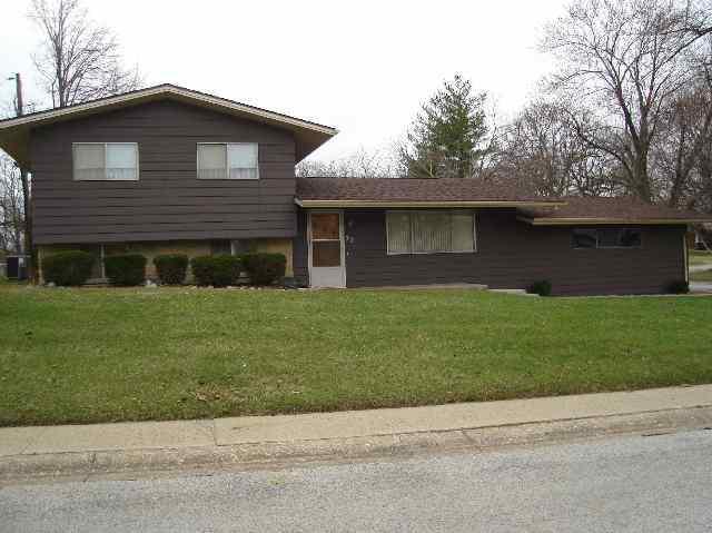 72 Edgelea Dr., Clinton, IL 61727