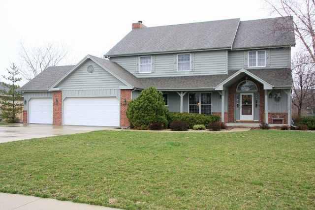 3010 Thornwood, Bloomington, IL 61704