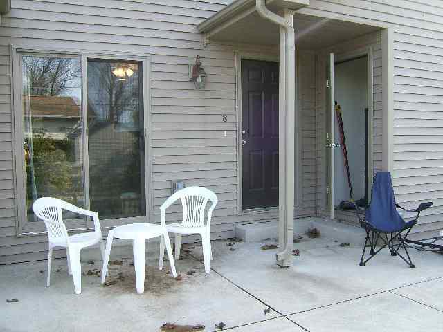 3 Ross Dr. #8, Bloomington, IL 61701