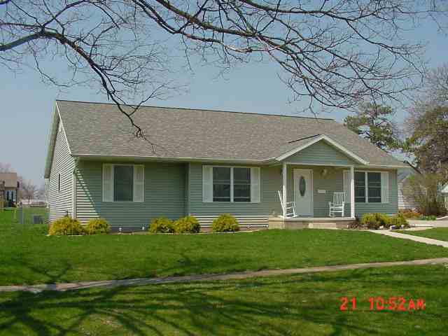 150 S Walnut, El Paso, IL 61738