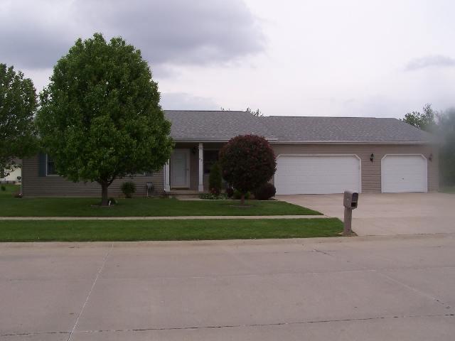 62 Kirkwood Dr., Clinton, IL 61727