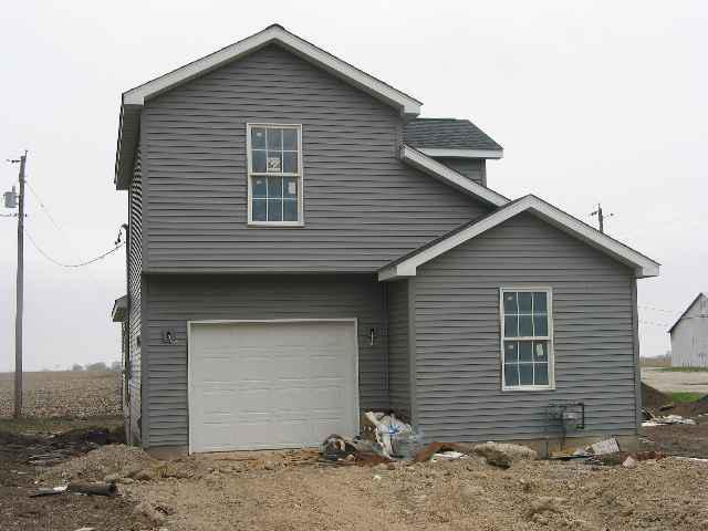 8458 Shirlane St., Shirley, IL 61772