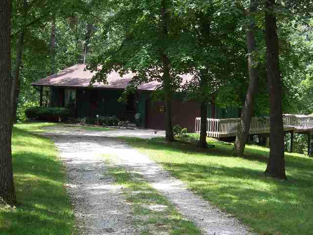 332 Brandy Dr., Mackinaw, IL 61755