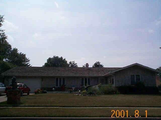105 S Williamsburg, Bloomington, IL 61704