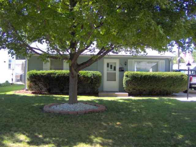 307 Meadows Ave., Bloomington, IL 61701