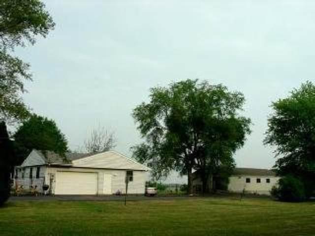 2105 & 2 Fox Creek Rd., Bloomington, IL 61705