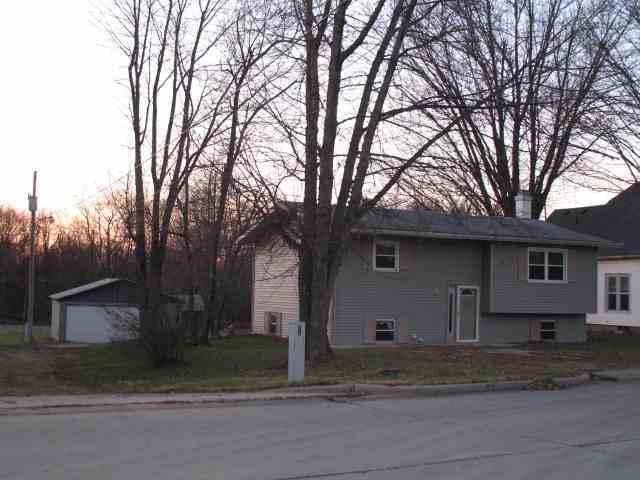 89 S Sherman St., Clinton, IL 61727