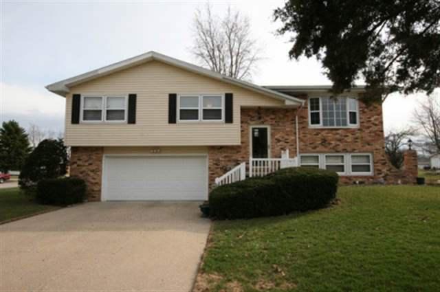 2 Ivy Cir., Clinton, IL 61727