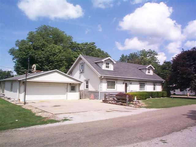 400 NW Chestnut, Atlanta, IL 61723