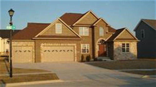 2015 Ebo Ln., Bloomington, IL 61704