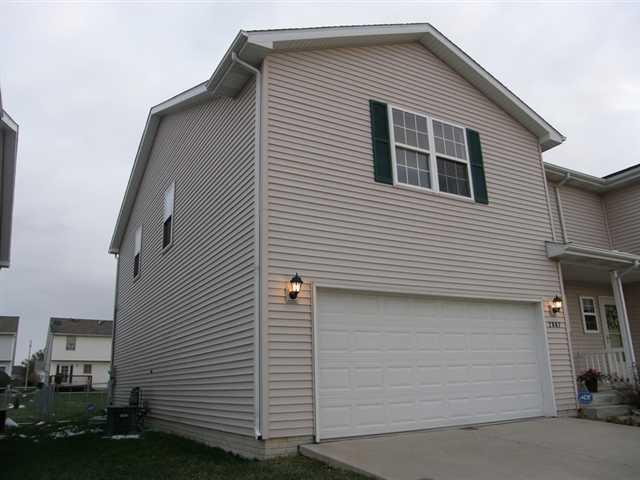 2807 Gill St., Bloomington, IL 61704