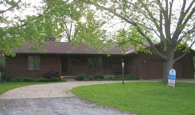 103 Everett Dr., Gridley, IL 61744