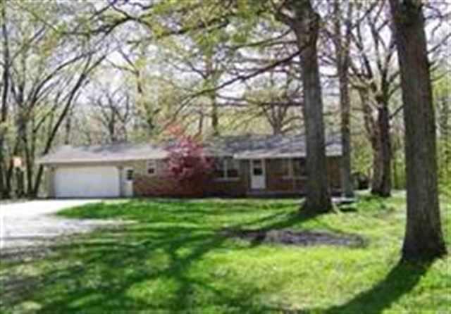 15975 Dee Mack Rd., Mackinaw, IL 61755