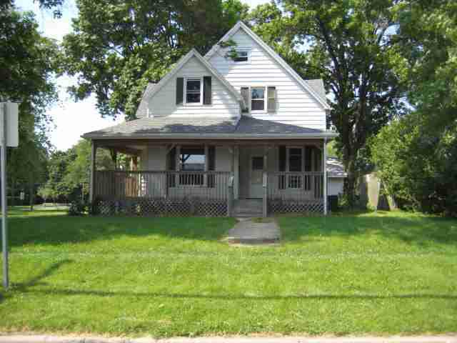 805 E Main St., Clinton, IL 61727