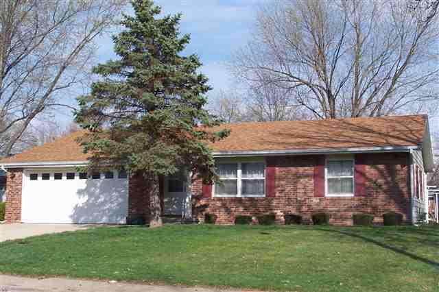 48 Holiday Dr., Clinton, IL 61727