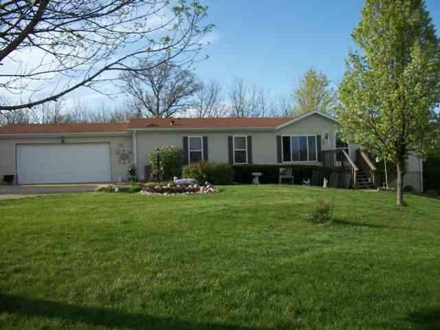 1902 North Lake Ln., Carlock, IL 61725