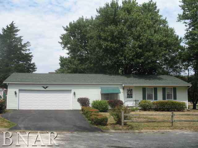 25 Fairlawn Dr., Clinton, IL 61727